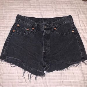 Black Levi’s shorts
